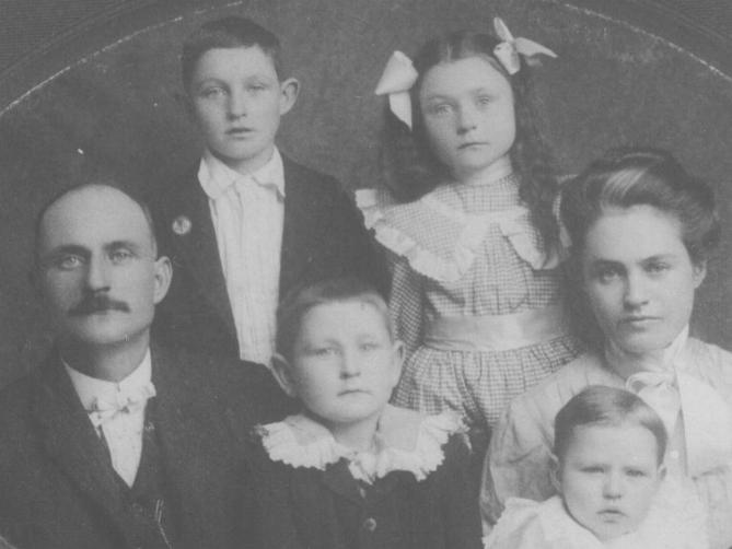 E.E. Canant and Ida A. McKeehan Family