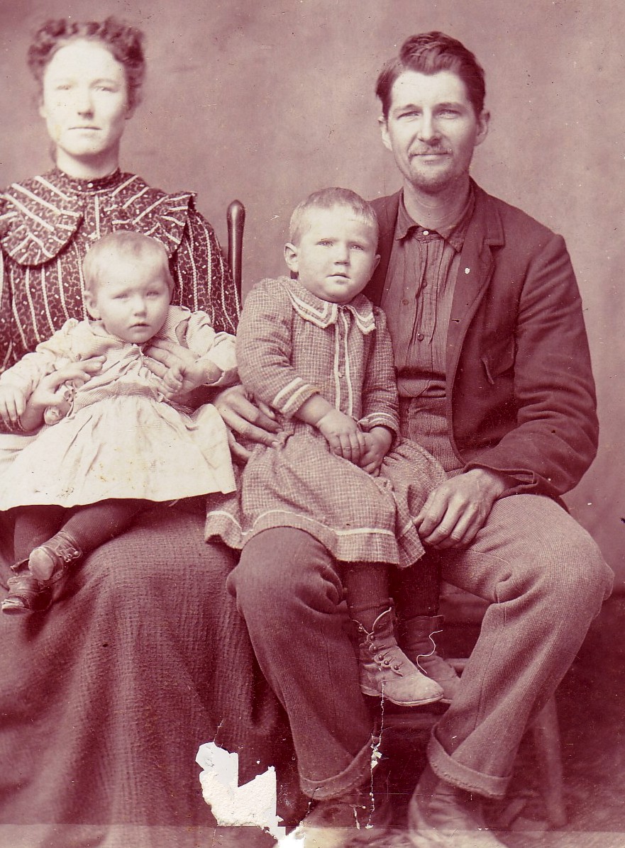 John and Nettie Gray Moore and children